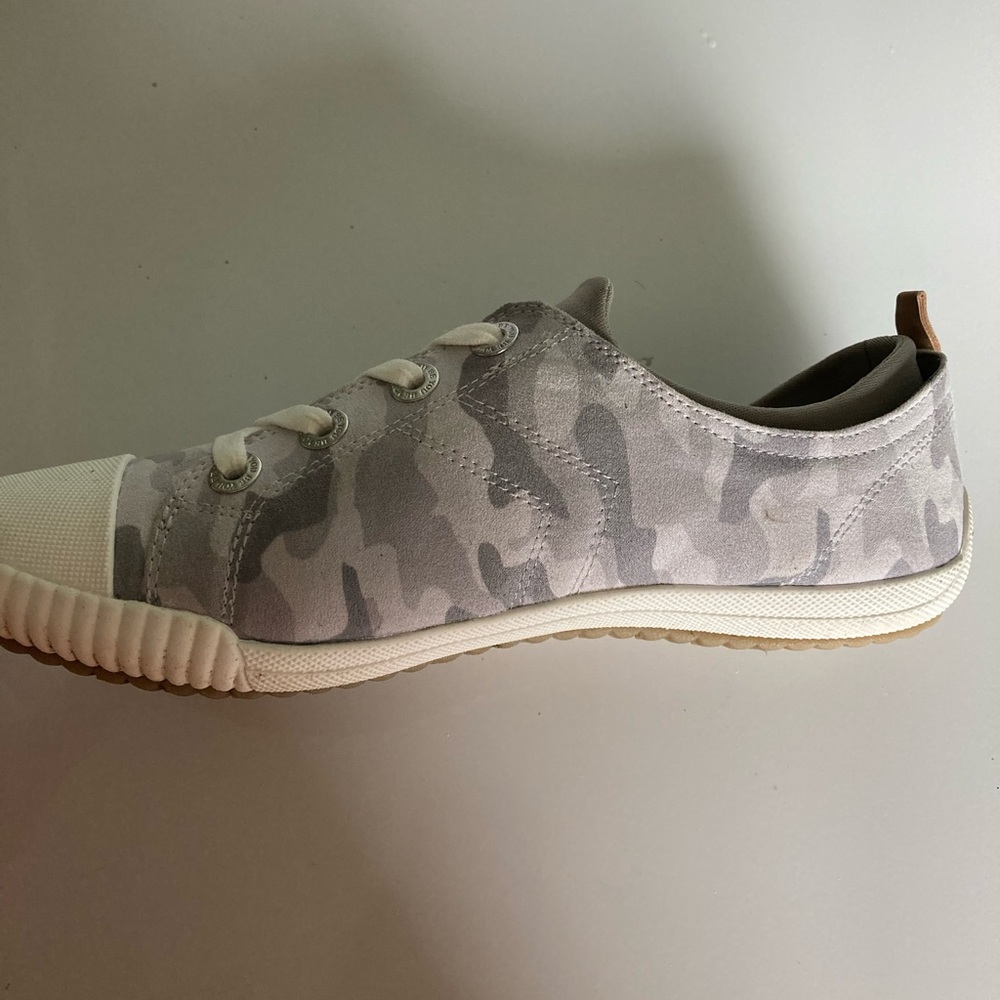 Dr.Scholls sneakers. Size 8.5